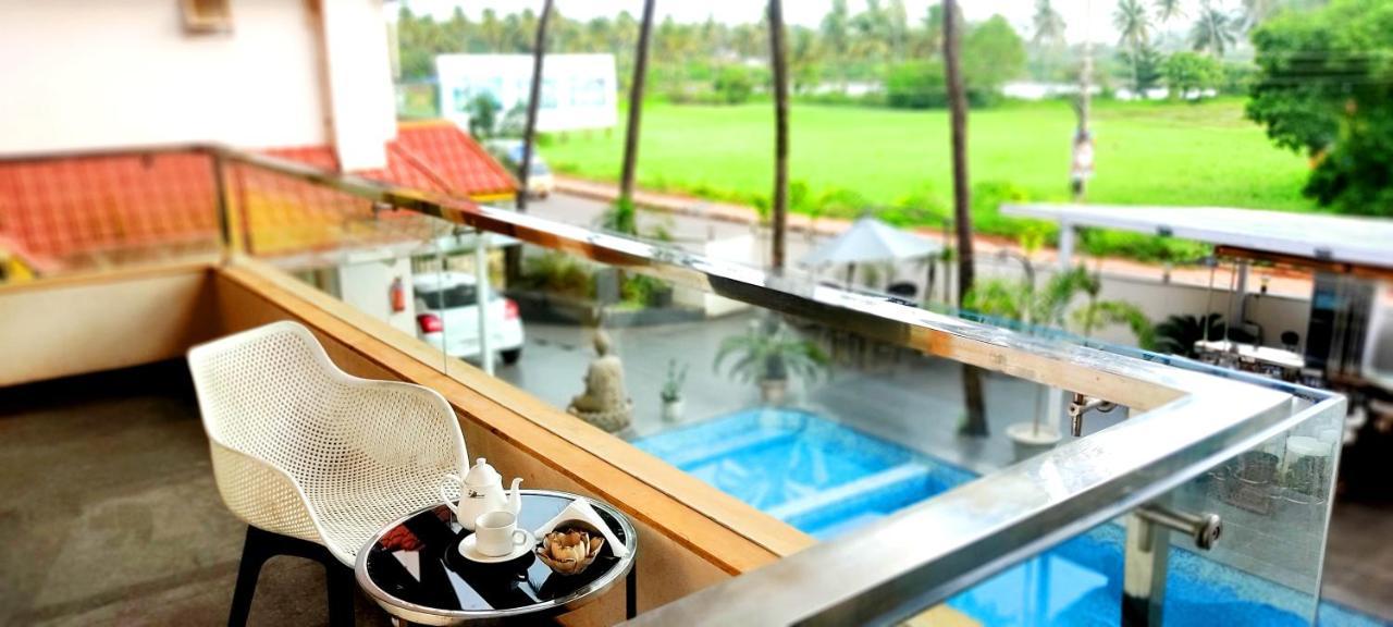 Hotel Goa Continental Arpora Exteriör bild