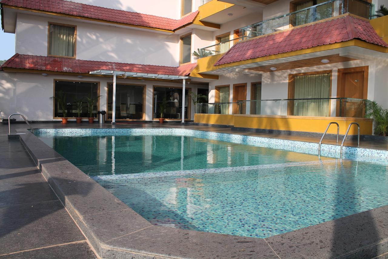 Hotel Goa Continental Arpora Exteriör bild